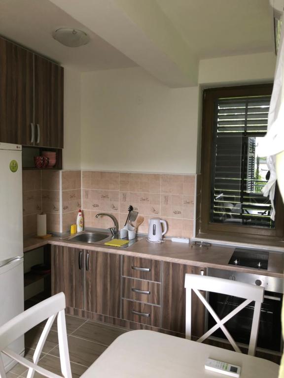 APARTMANI PETRIJA - Estudio Con Balcón