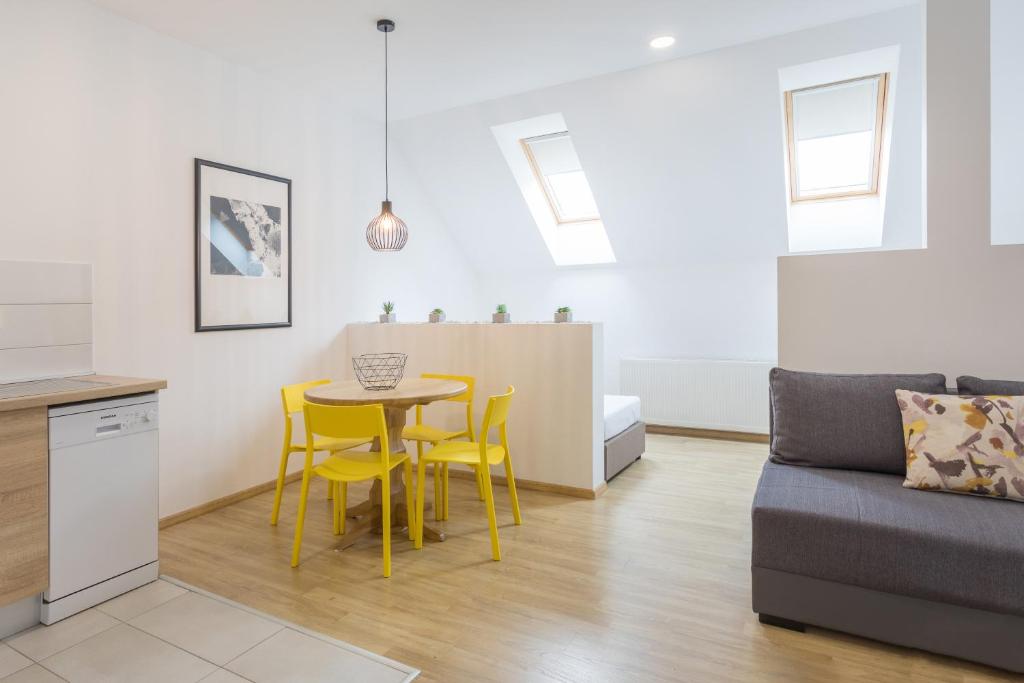 Kuchyňa alebo kuchynka v ubytovaní Apartmani Mursa
