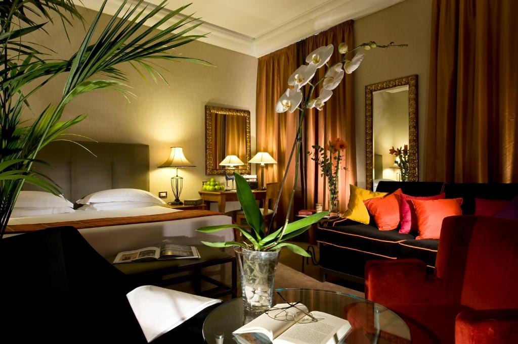 A seating area at Hotel dei Mellini