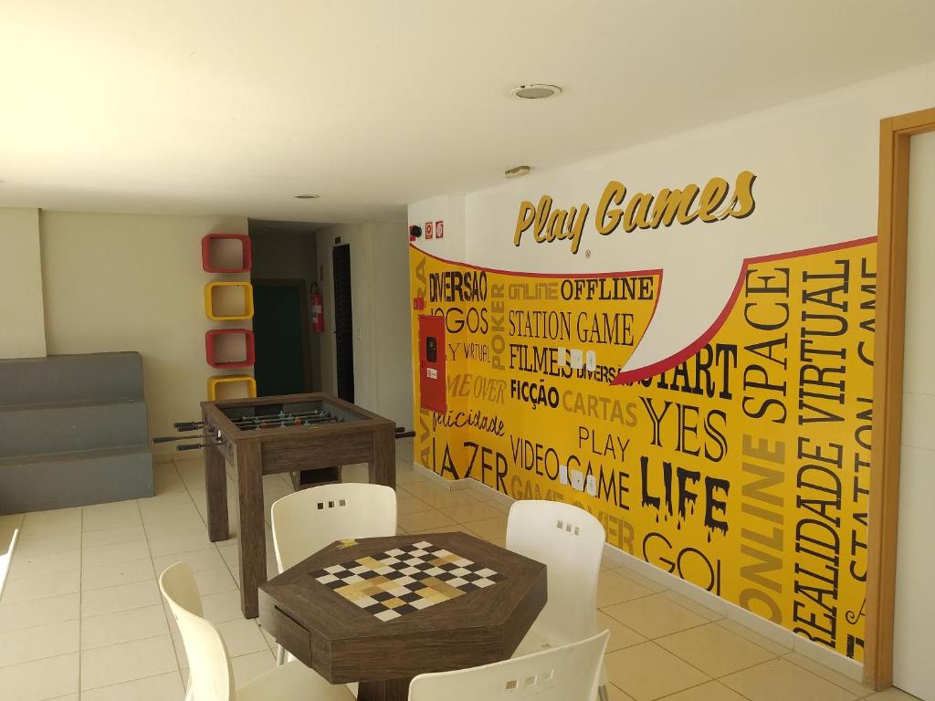  Apt alto padrão todo mobiliado e decorado em cond. Fechado