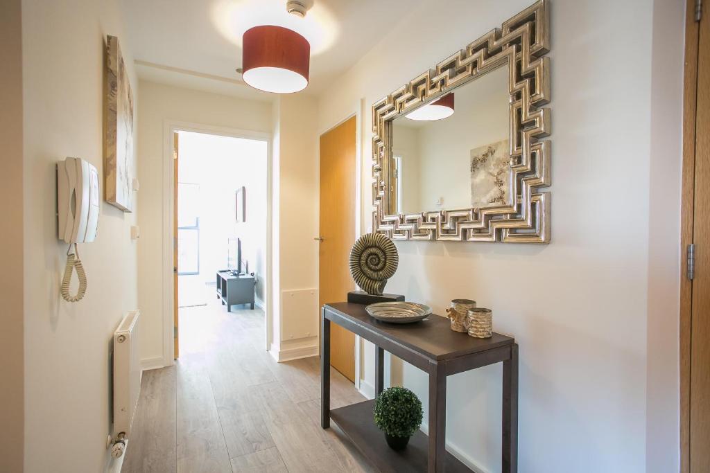 Fotografie z fotogalerie ubytování Grand Canal Square Apartments v destinaci Dublin