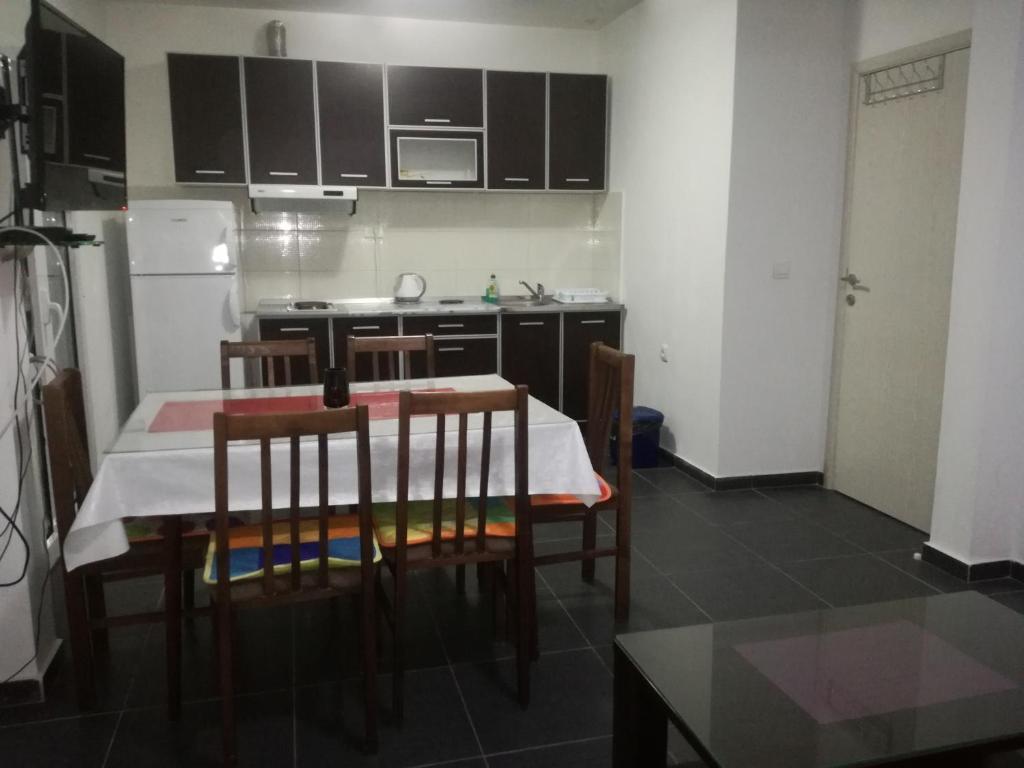 Kuchyň nebo kuchyňský kout v ubytování Apartments Stevanovic