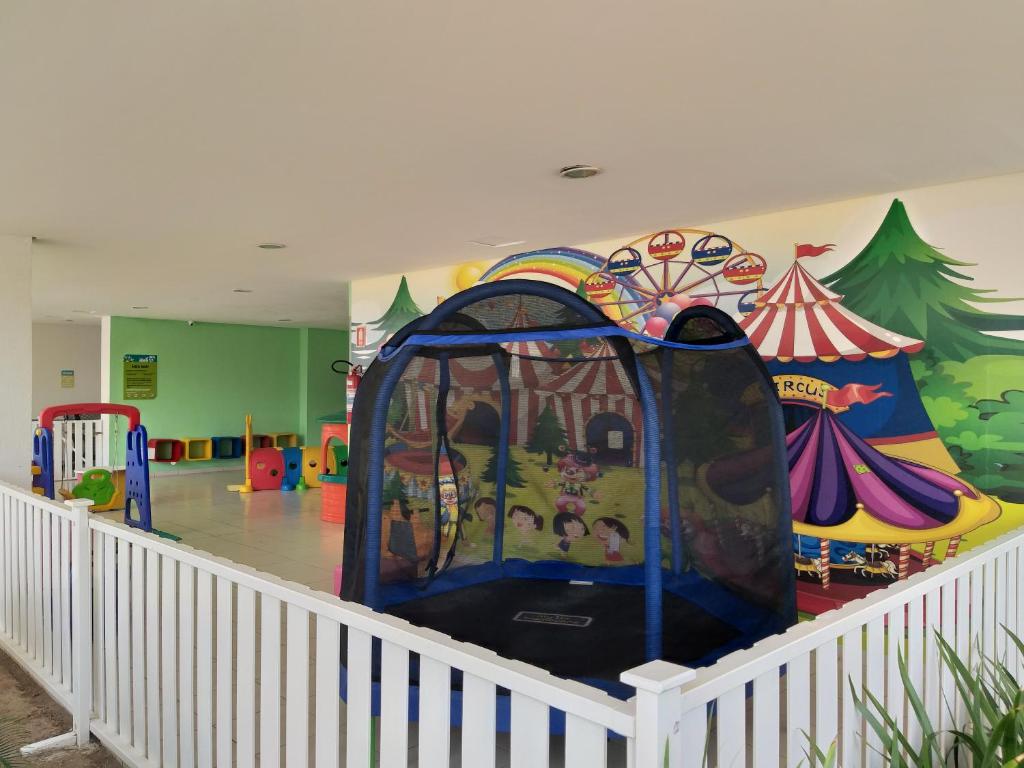  Apt alto padrão todo mobiliado e decorado em cond. Fechado