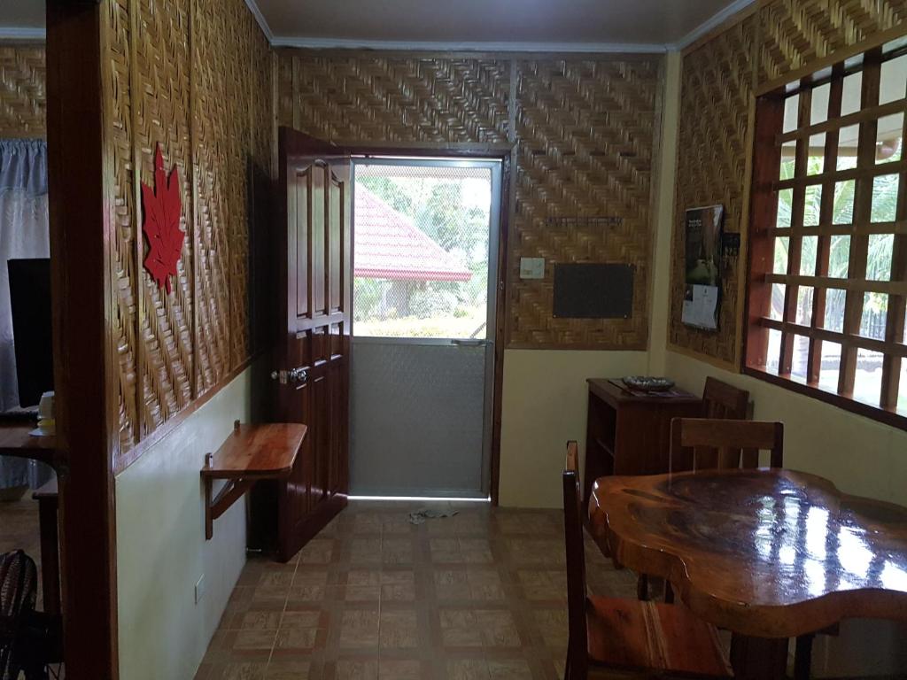TV a/nebo společenská místnost v ubytování Mountain View Cottages