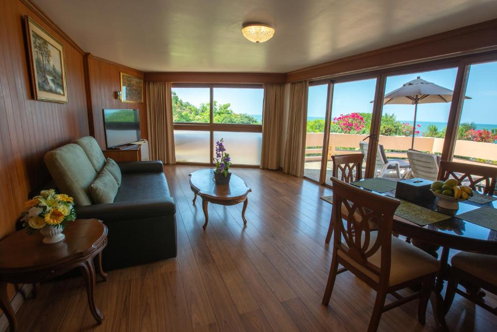 Posezení v ubytování Sailom Hotel Hua Hin - SHA Extra Plus