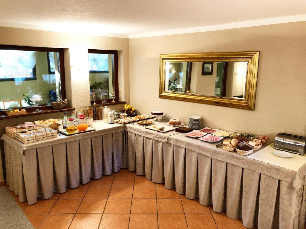 Eten bij of ergens in de buurt van het hotel

