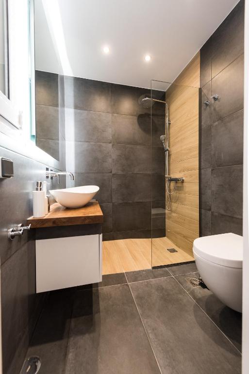 Kúpeľňa v ubytovaní Acropolis View Deluxe Penthouse & Luxury Apartments