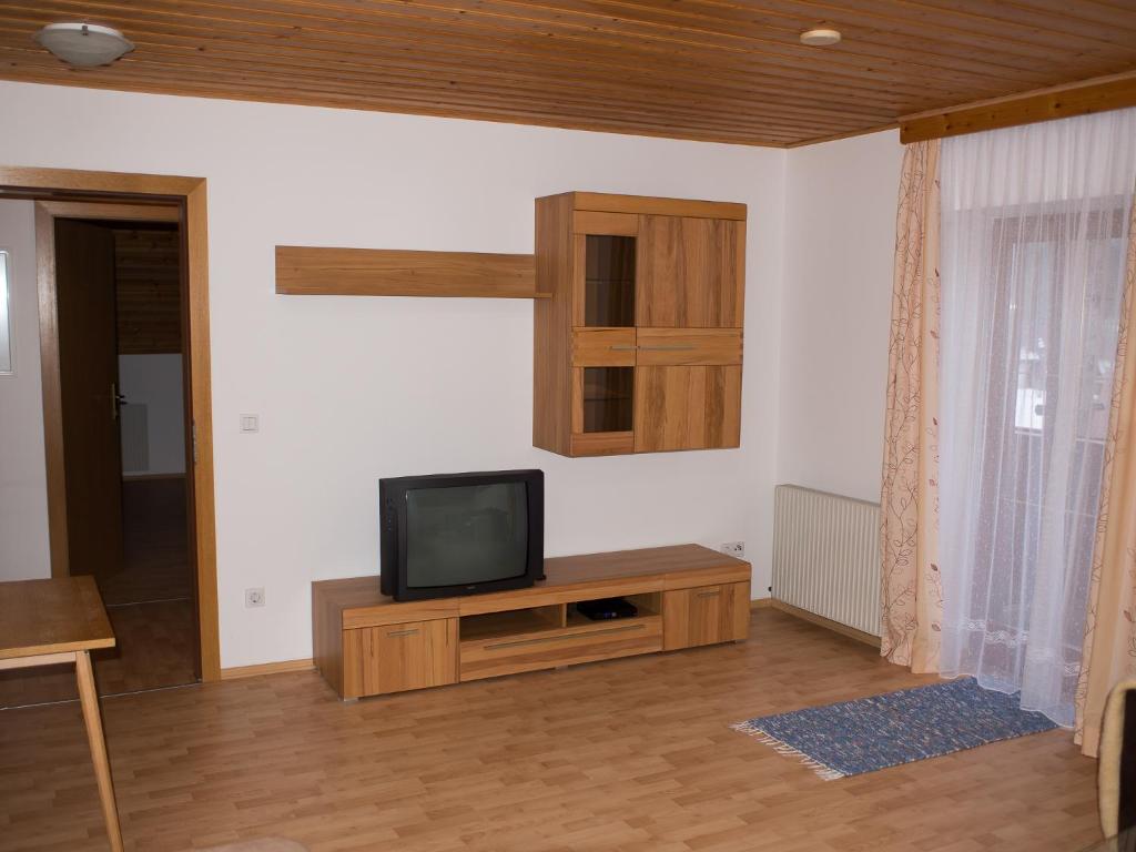 TV a/nebo společenská místnost v ubytování Pension Pichler