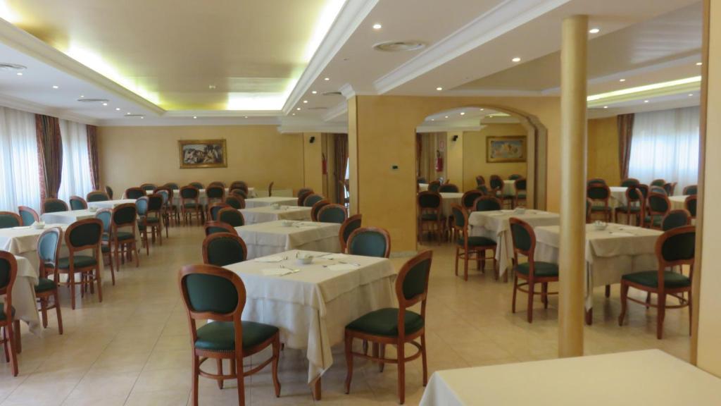 Restaurace v ubytování Hotel Oasi Dei Discepoli