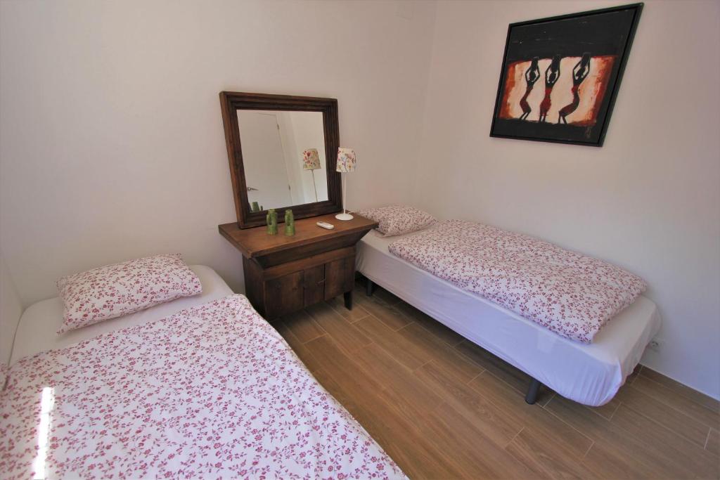 Postel nebo postele na pokoji v ubytování villa in puerto banus