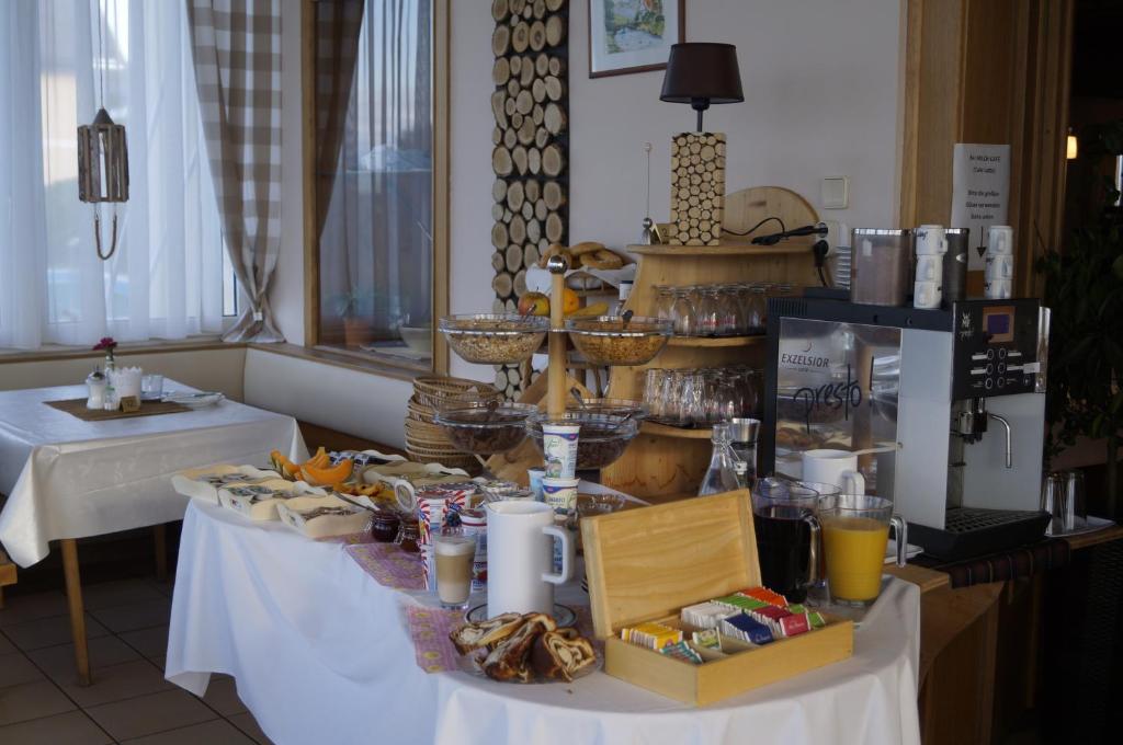 Jedlo v ubytovaní bed & breakfast alebo blízkom okolí