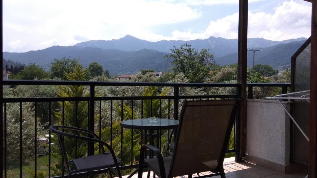 Nespecifikovaný výhled na hory nebo výhled na hory při pohledu z hotelu