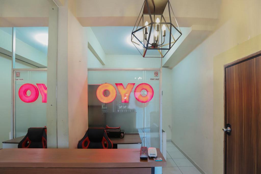 OYO 909 Lauv Room Grand Centerpoint