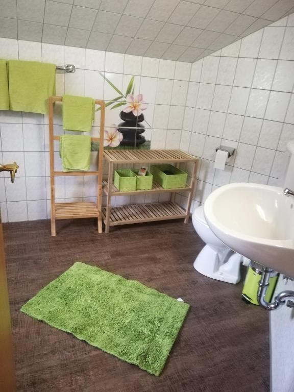 Ein Badezimmer in der Unterkunft G&auml;stehaus Ranftl
