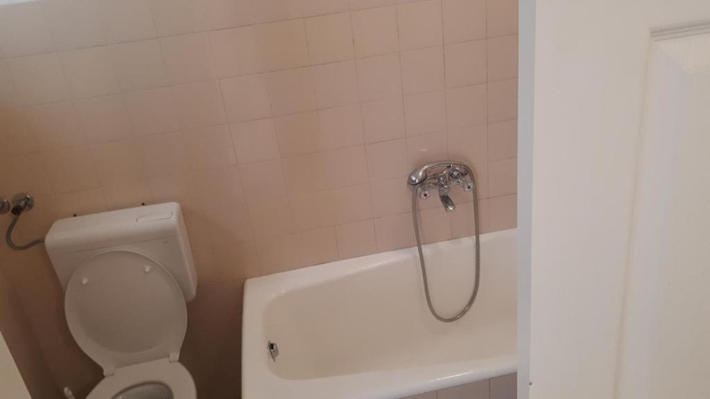 Koupelna v ubytování Apartmani Riba