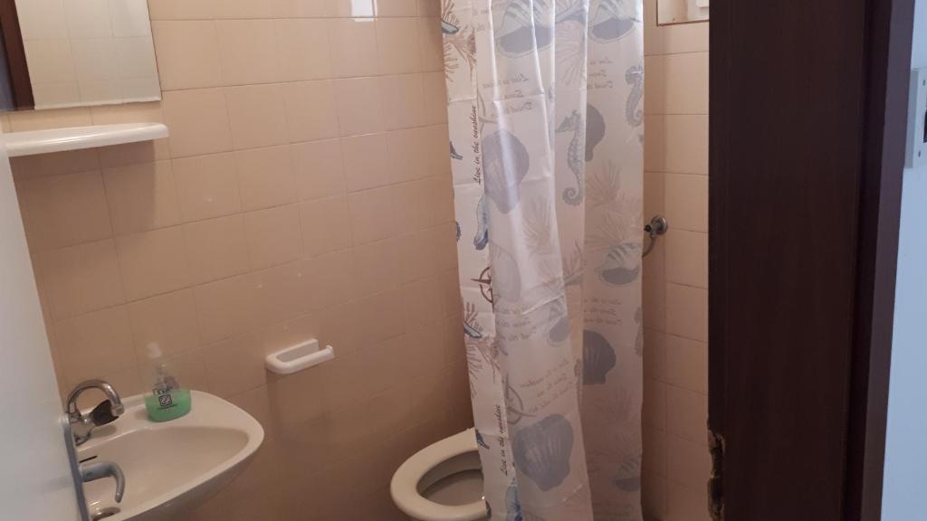 Koupelna v ubytování Apartmani Riba
