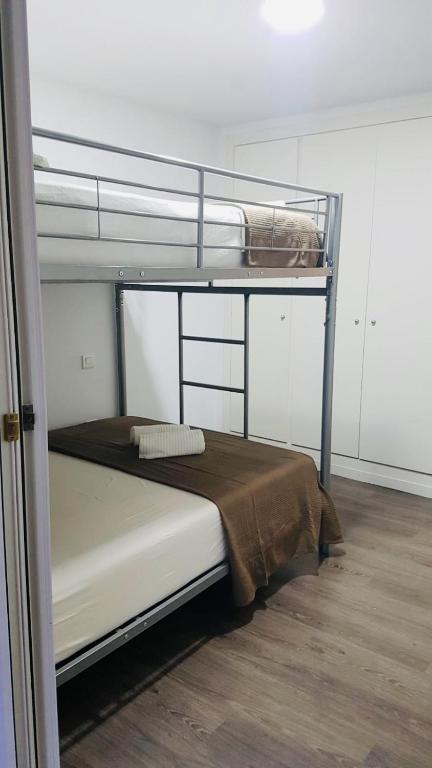 Posteľ alebo postele v izbe v ubytovaní 2 Bedroom Apartment Benalmadena