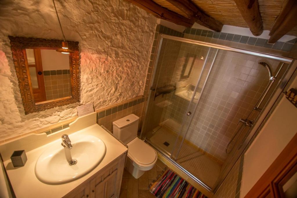 Kúpeľňa v ubytovaní Casa con encanto en Alájar