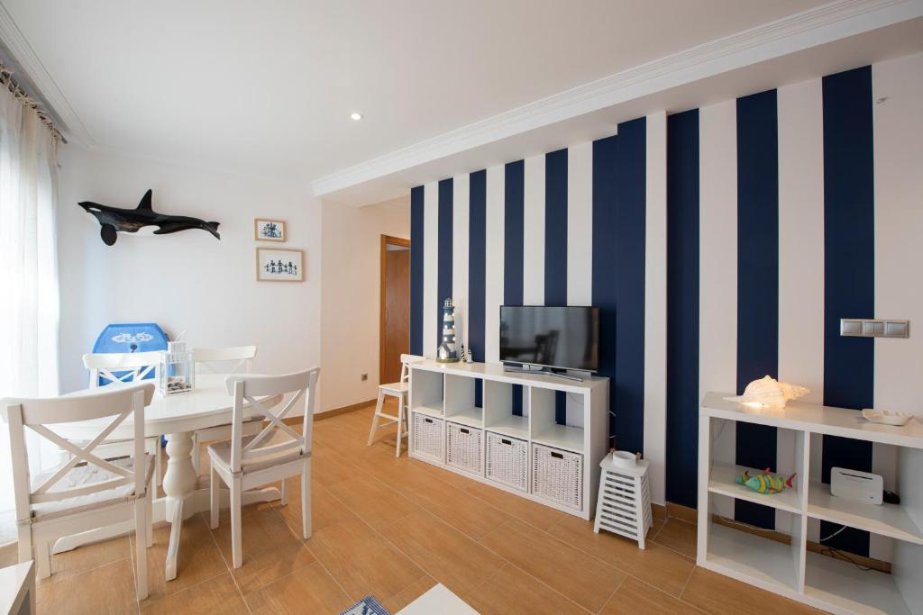 Μια τηλεόραση ή/και κέντρο ψυχαγωγίας στο OH LA LIFE! PORTOSIN