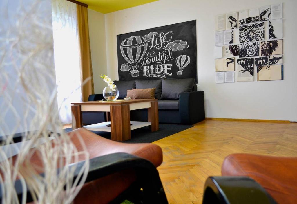 Un lugar para sentarse en Riverside apartment #1. View over Fortress Kastel