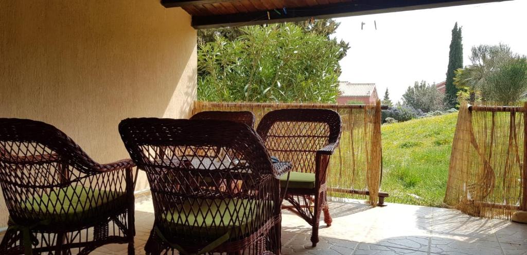 Vonkajšia záhrada v ubytovaní Simic Studio Apartment