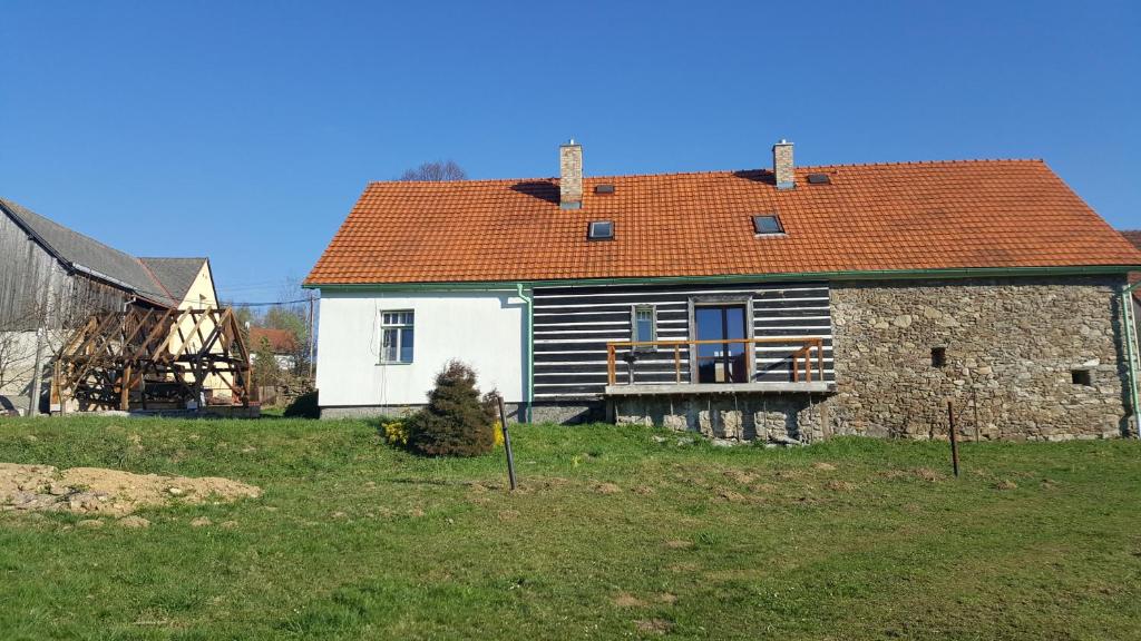 Budova, kde se vila nachází