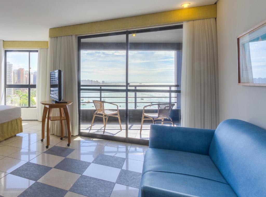  Iate Plaza Hotel