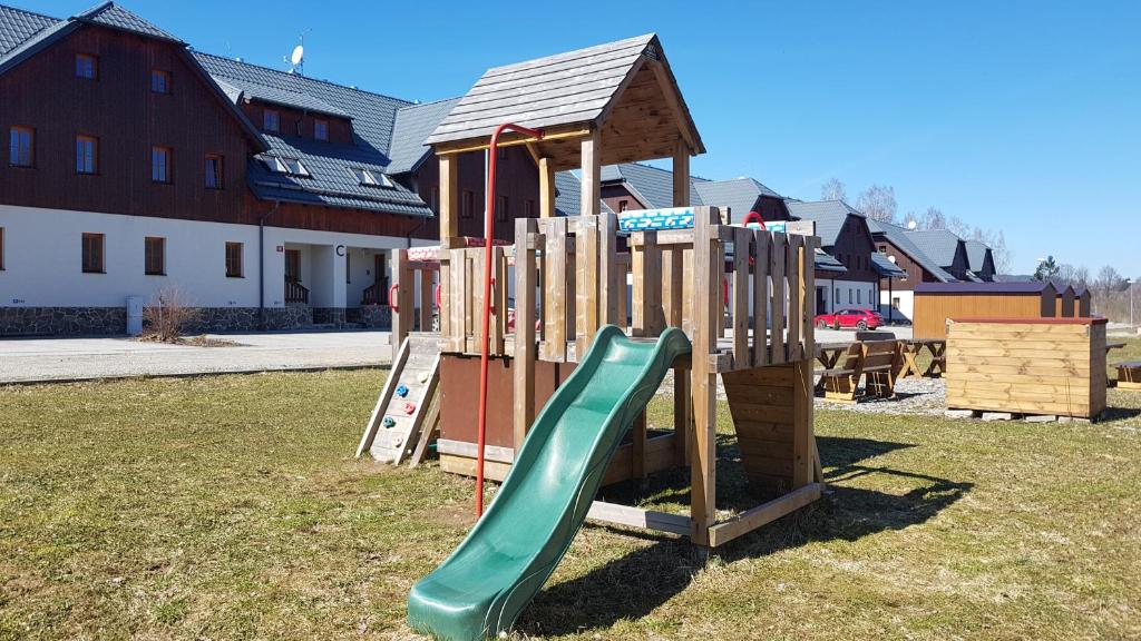 Herní místnost nebo prostor pro děti v ubytování Apartmány Prima Nova Lake
