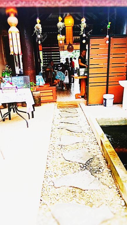 Restaurace v ubytování Baanmalai Hotel Chiangrai