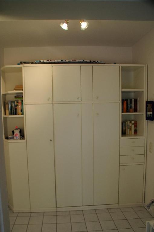 Knihovna v apartmánu