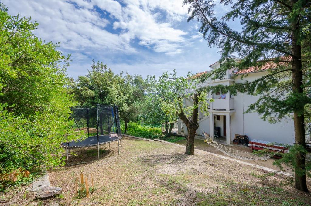 Сад в Apartments Zdenka