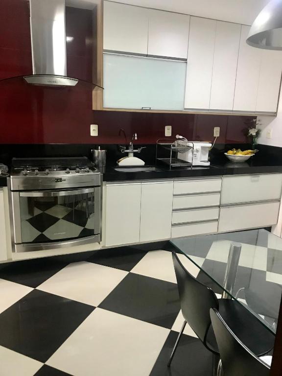  Quarto Domiciliar Praia e Clube VIP