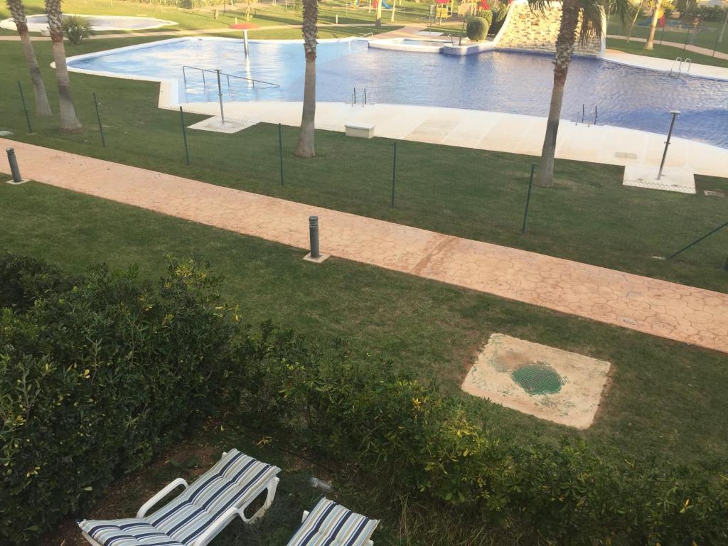 Basen w obiekcie Chalet adosado 3 dormitorios lub w pobliżu