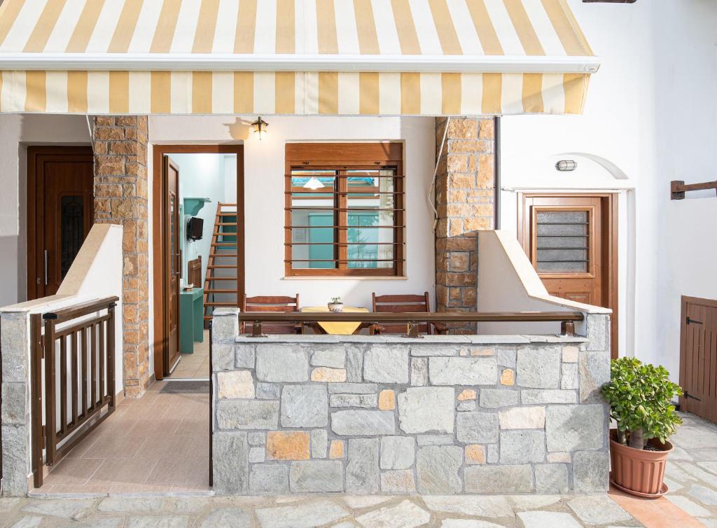 Balkón nebo terasa v ubytování Akti House Psarogiannis Apartments & Studios