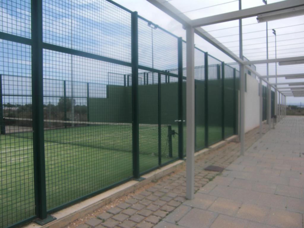 Tenis lub squash w obiekcie Chalet adosado 3 dormitorios lub w pobliżu