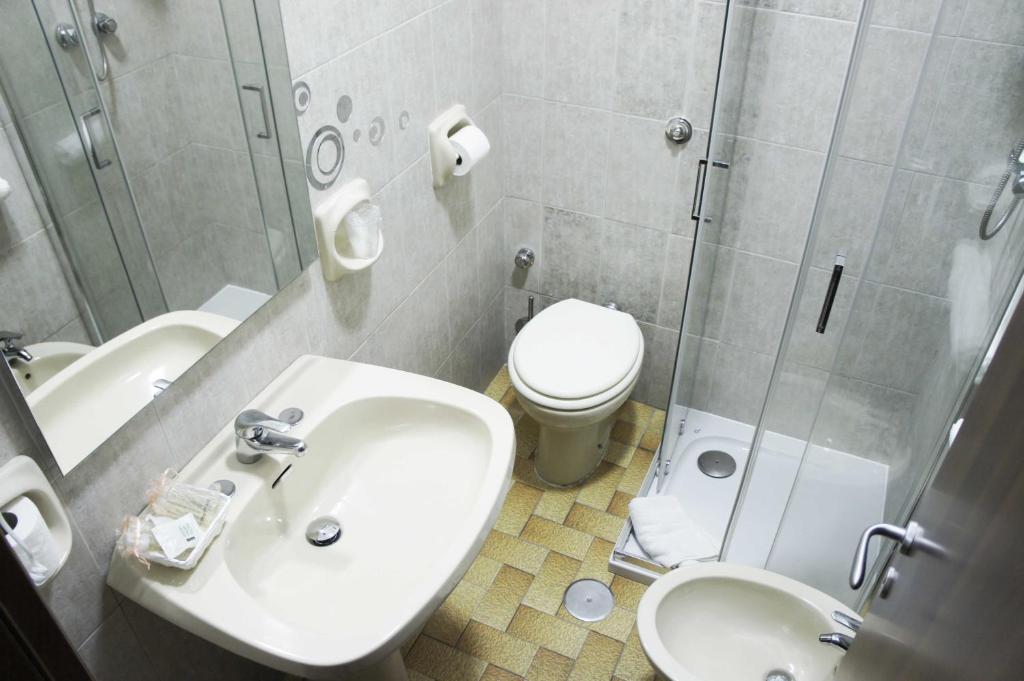 Koupelna v ubytování Albergo D'Onofrio