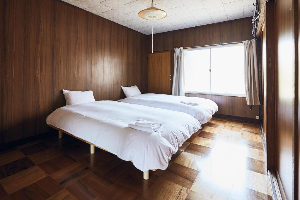 BORO-YA - Two-Bedroom Apartment