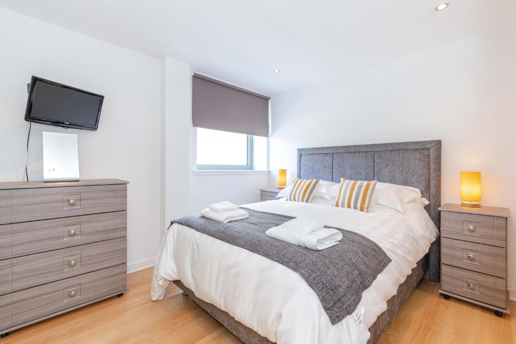 Edinburgh Waterfront Apartment - 2 Bedrooms