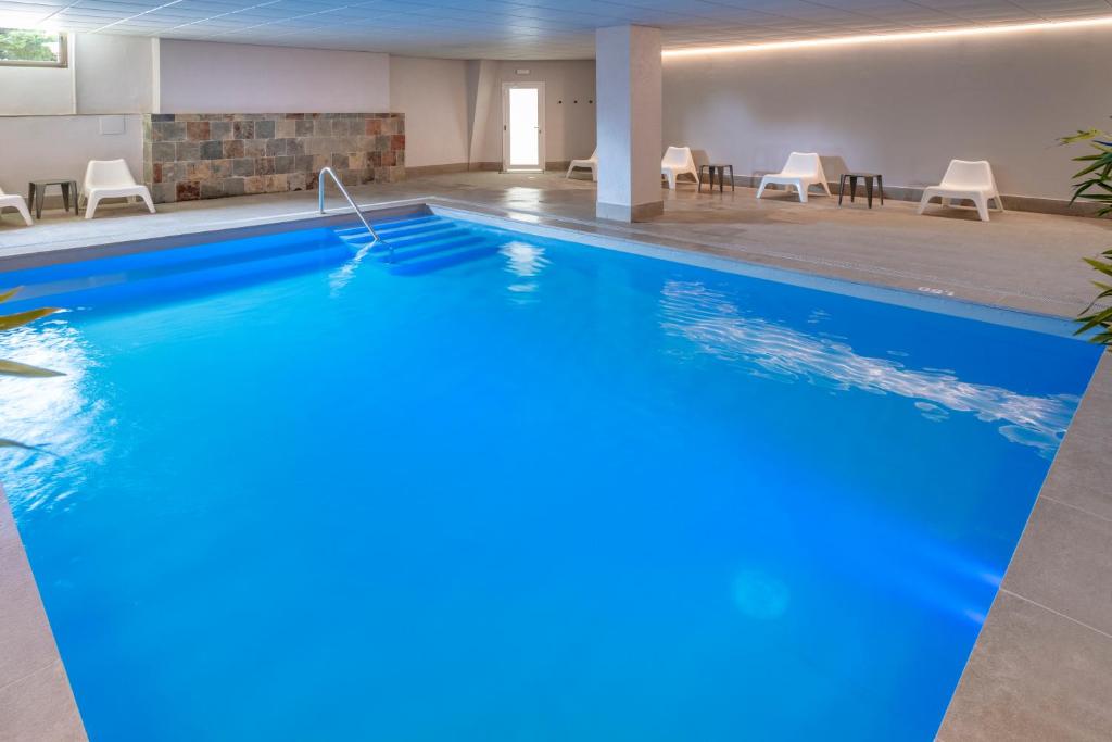 Bazén v ubytování GHT Aparthotel Tossa Park nebo v jeho okolí