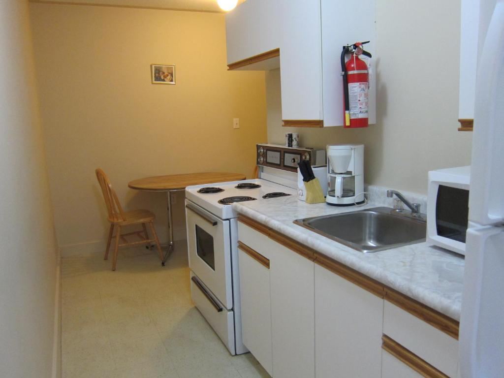 Fundy Spray Motel photo