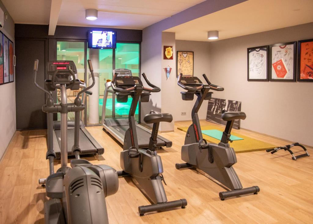 Fitness centrum a/nebo fitness zařízení v ubytování Fletcher Hotel-Restaurant Klein Zwitserland