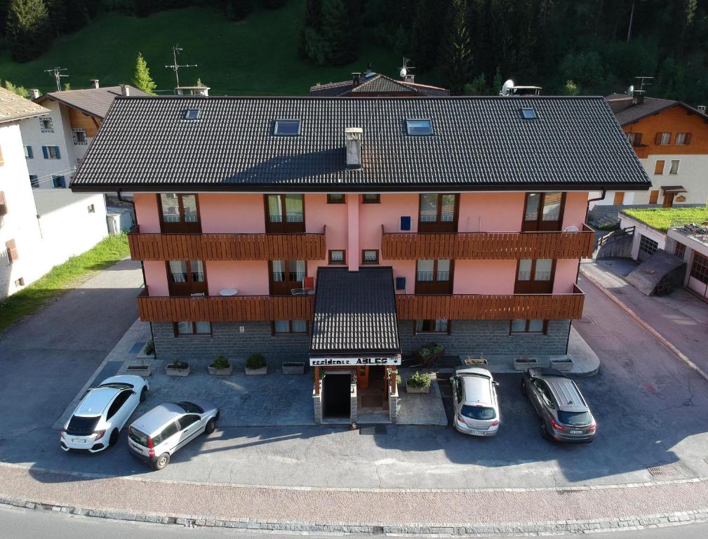 Budova, kde se aparthotel nachází