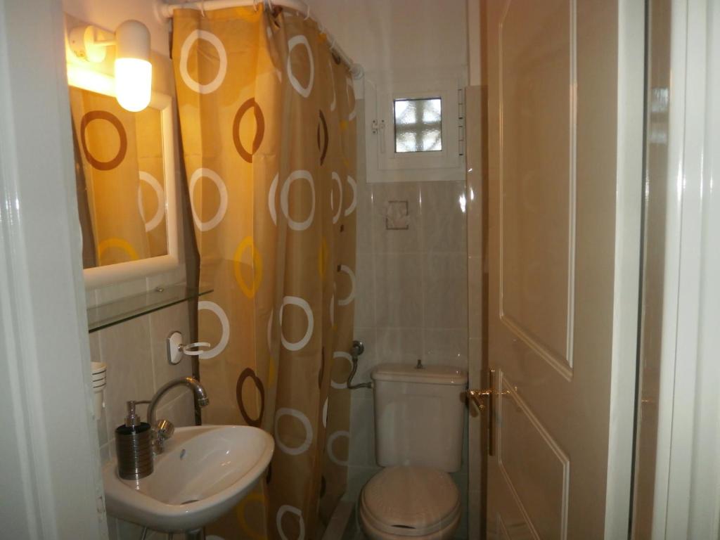 Kúpeľňa v ubytovaní Flisvos House