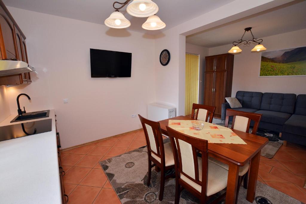 Posedenie v ubytovaní Apartament Kosista