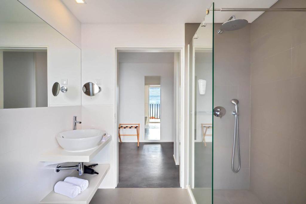 
Double or Twin Room with Sea View
