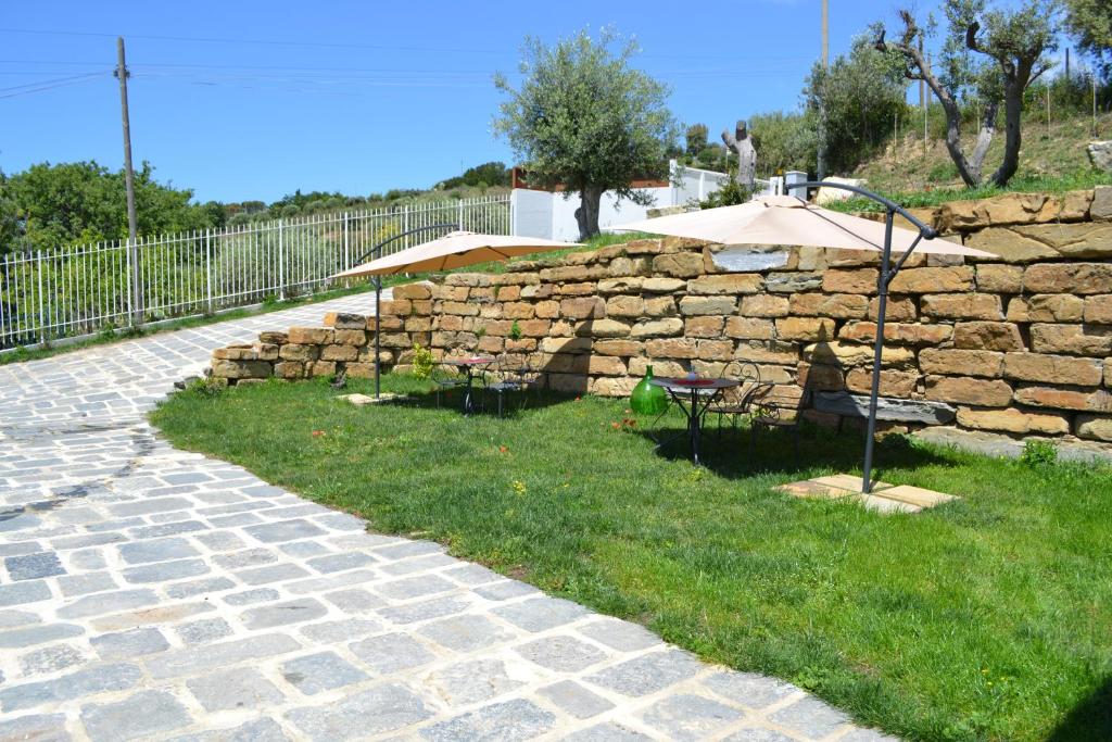 Vonkajšia záhrada v ubytovaní HOTEL MYRTUS