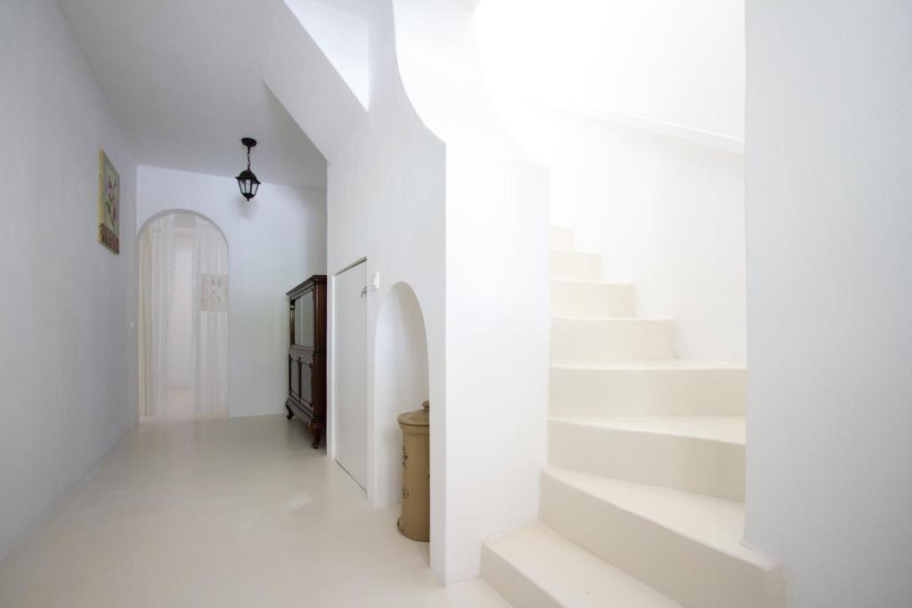 Sea Sound White Katikies - 12