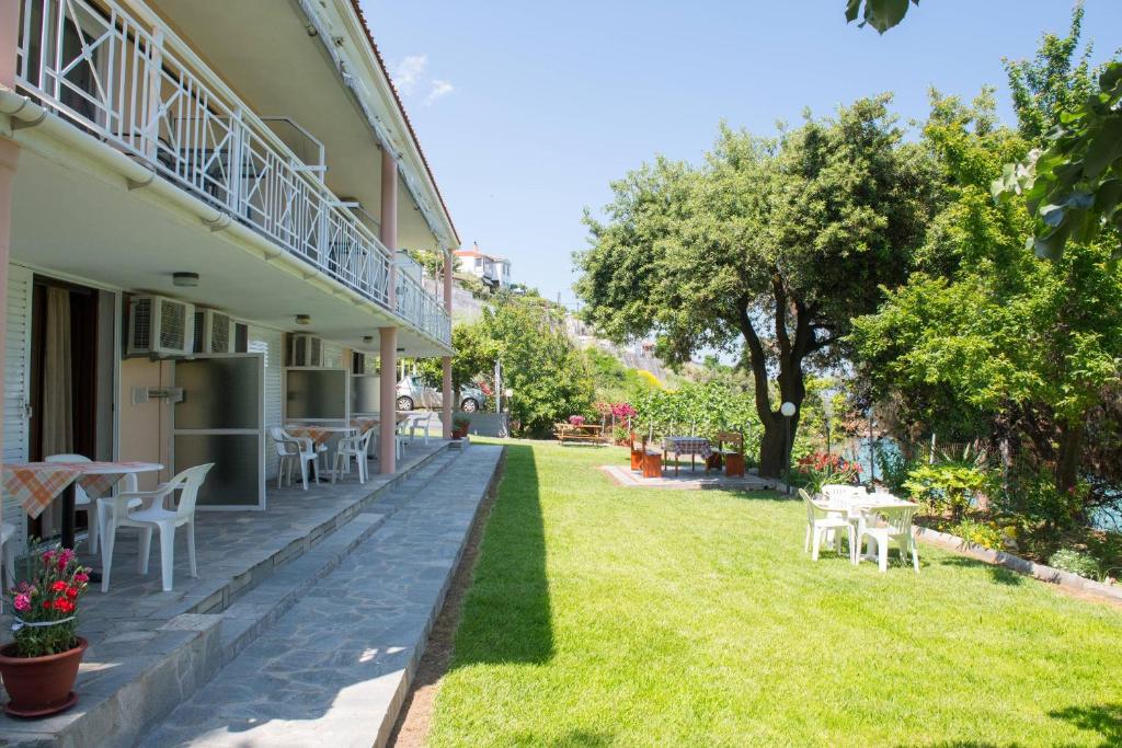 Zahrada ubytování Pension Giannis Αdults only