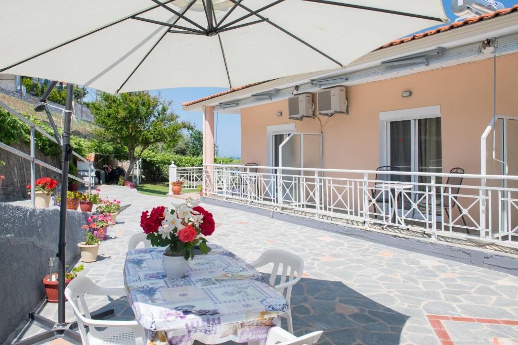 Balkón nebo terasa v ubytování Pension Giannis Αdults only