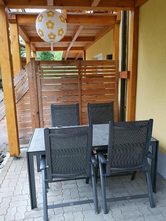 Fotografie z fotogalerie ubytování Dreiländerblick, nabij piste met sauna en tafeltennis v destinaci Arnoldstein